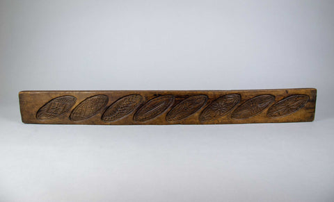 Large 19th Century Fruitwood Gingerbread Mould With Eight Floral Motifs. - Harrington Antiques